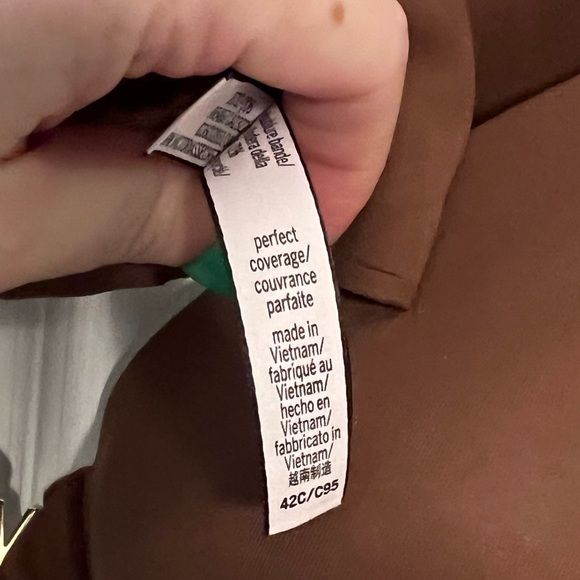 Victoria’s Secret lightly lined full coverage 42/c - Picture 2 of 4